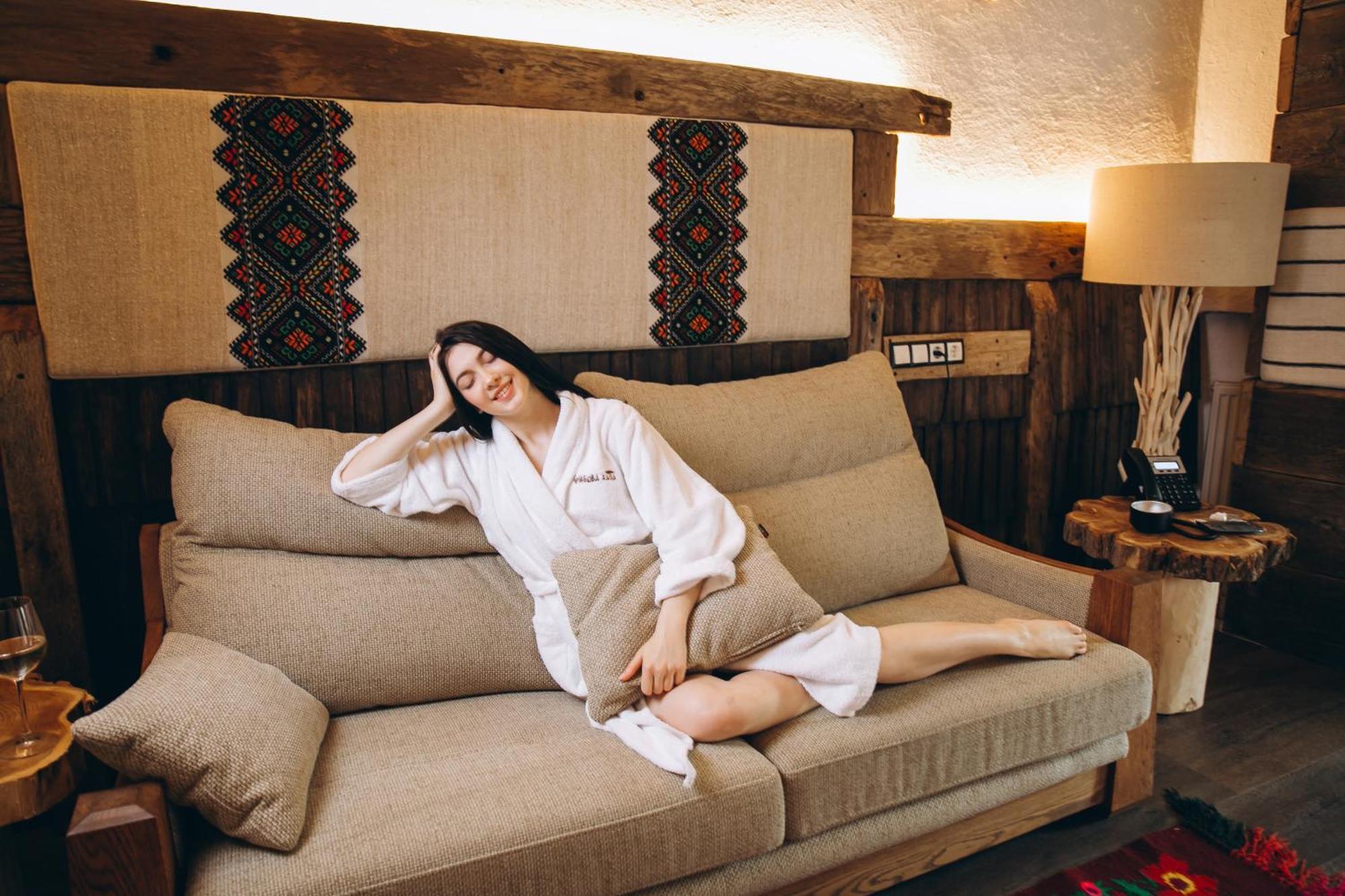 Грибова Хата Boekovel Buitenkant foto